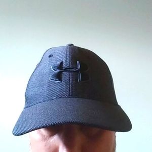 Under Armour mens hat - M/L